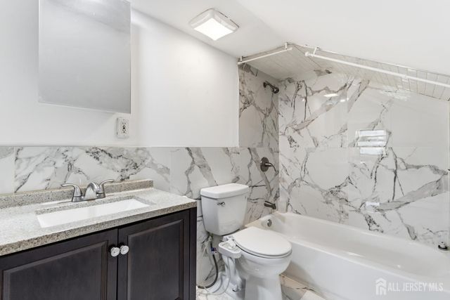 35 Coolidge Avenue, Carteret, NJ 07008