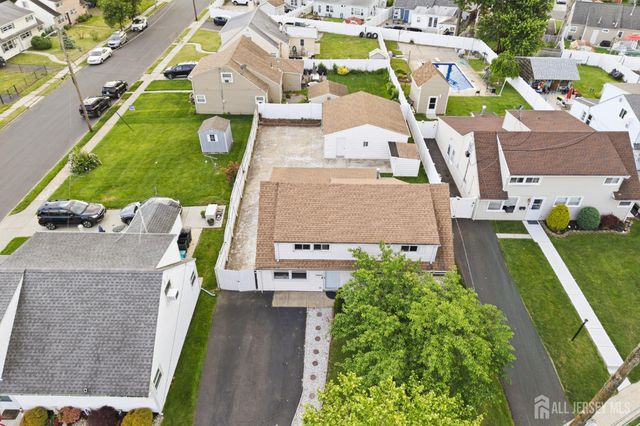 35 Coolidge Avenue, Carteret, NJ 07008