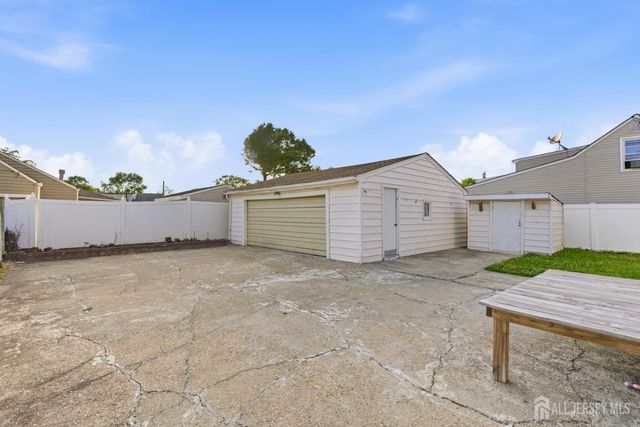 35 Coolidge Avenue, Carteret, NJ 07008
