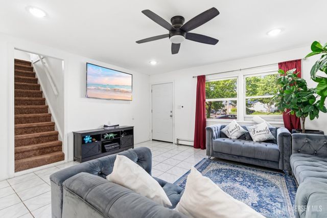 35 Coolidge Avenue, Carteret, NJ 07008