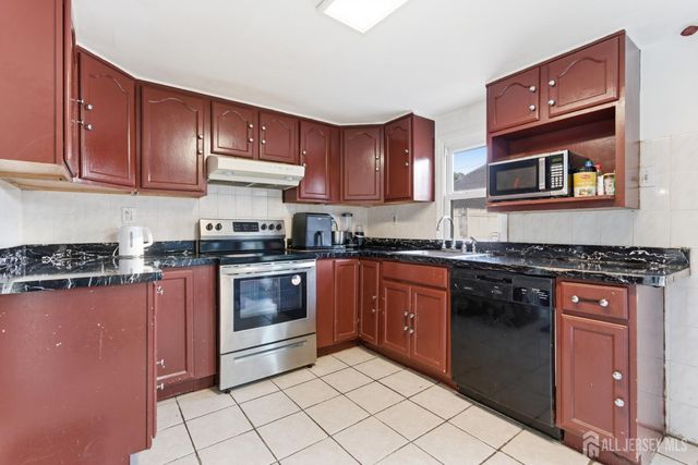 35 Coolidge Avenue, Carteret, NJ 07008