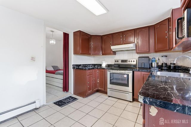 35 Coolidge Avenue, Carteret, NJ 07008