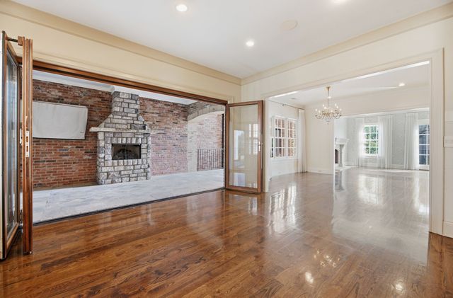 112 West End Close, Nashville, TN 37205