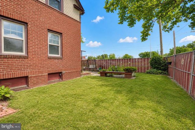 1902 TRENTON AVE, Bristol, PA 19007