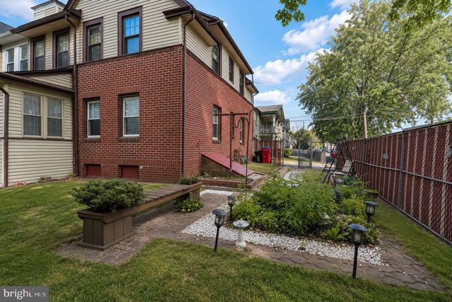 1902 TRENTON AVE, Bristol, PA 19007