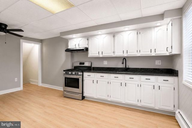 1902 TRENTON AVE, Bristol, PA 19007