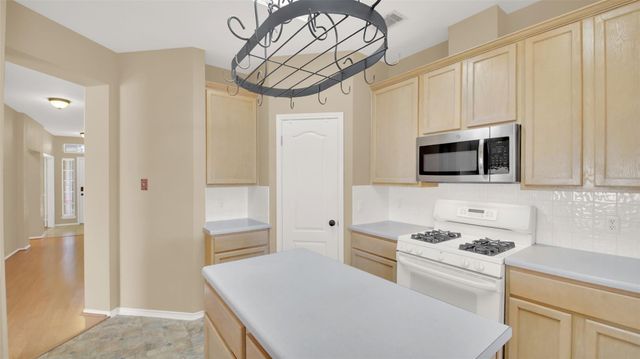 1030 Disraeli CIR, Pflugerville, TX 78660