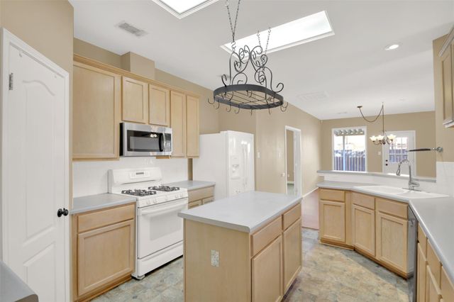 1030 Disraeli CIR, Pflugerville, TX 78660