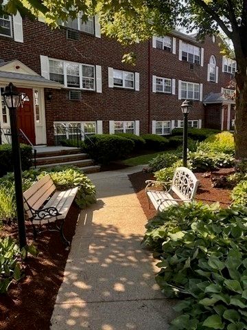 15 Cass Street 3, Boston, MA 02132