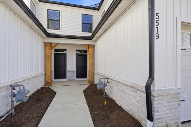5519 Fawnsbury Court, Powell, OH 43065