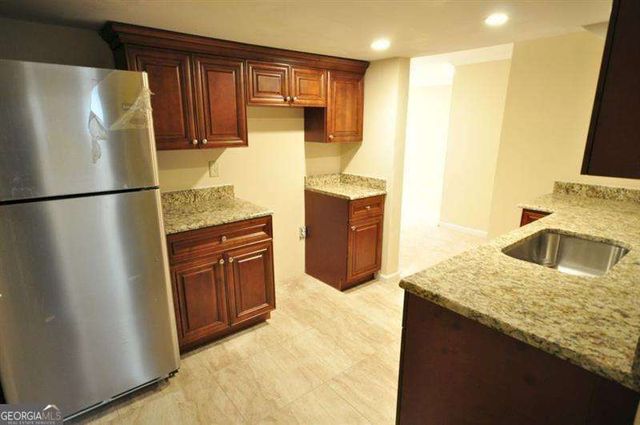 4060 Summit Drive, Marietta, GA 30068