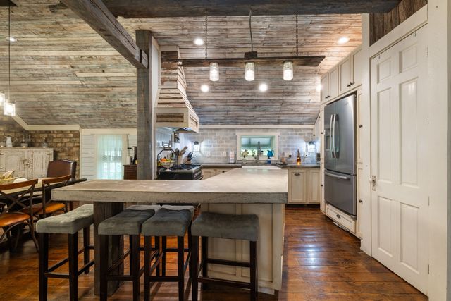 7646 Highway 100, Bon Aqua, TN 37025