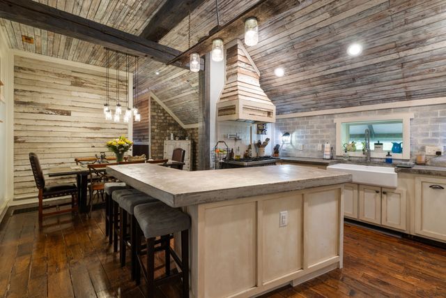 7646 Highway 100, Bon Aqua, TN 37025
