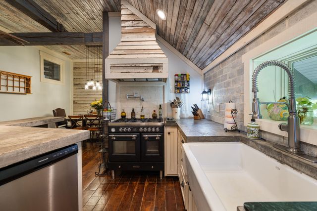 7646 Highway 100, Bon Aqua, TN 37025