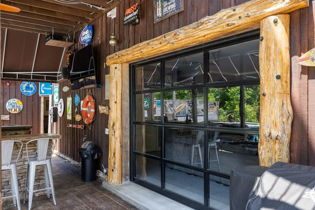 7646 Highway 100, Bon Aqua, TN 37025