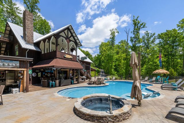 7646 Highway 100, Bon Aqua, TN 37025