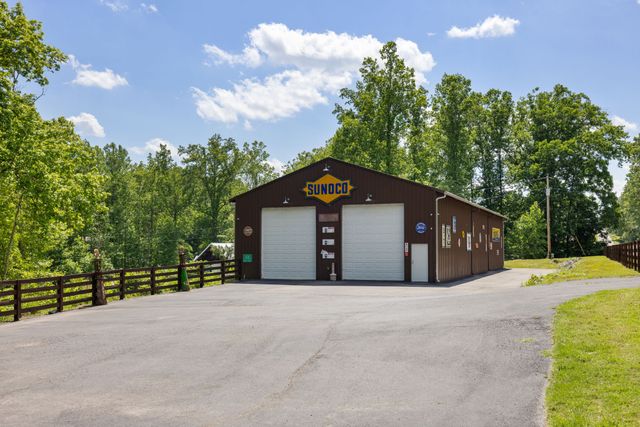 7646 Highway 100, Bon Aqua, TN 37025