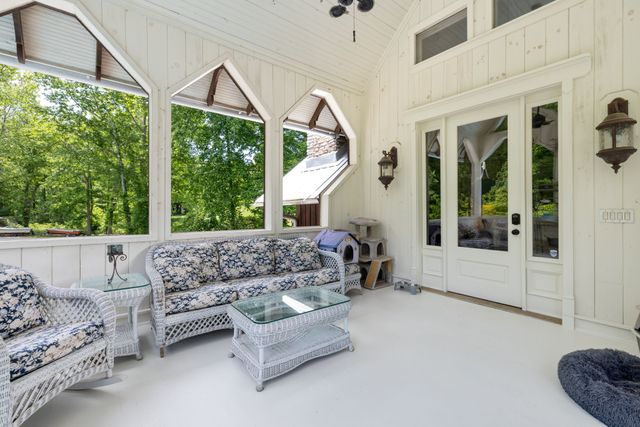 7646 Highway 100, Bon Aqua, TN 37025