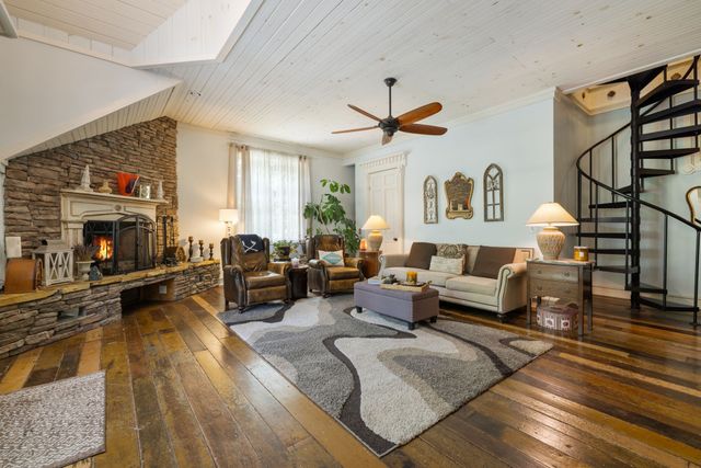 7646 Highway 100, Bon Aqua, TN 37025