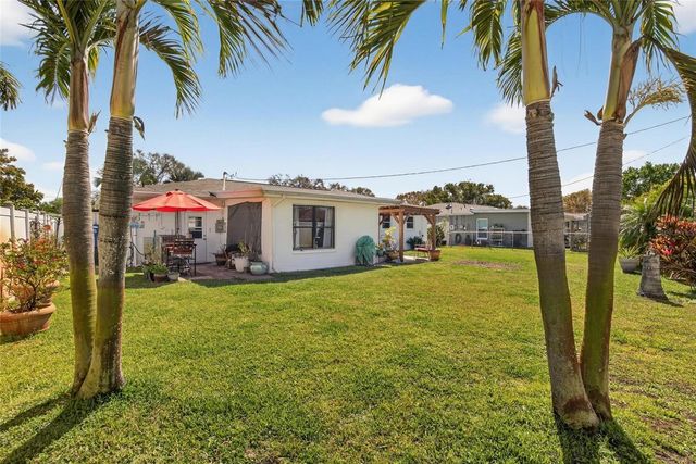 4990 99TH STREET N, St Petersburg, FL 33708