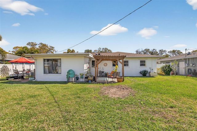 4990 99TH STREET N, St Petersburg, FL 33708