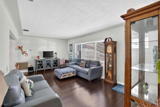 4990 99TH STREET N, St Petersburg, FL 33708