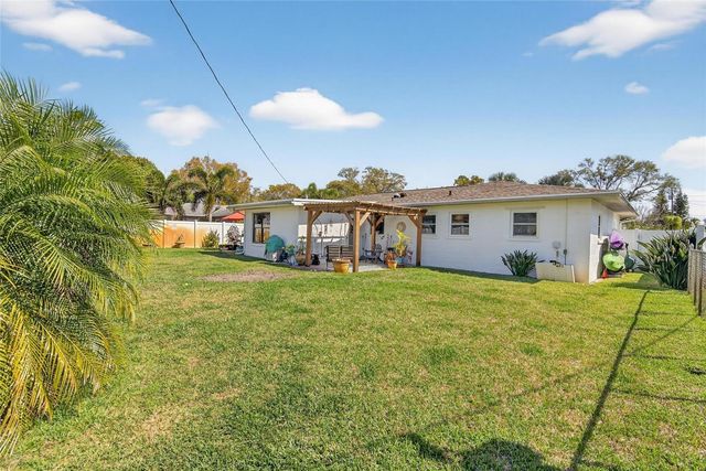 4990 99TH STREET N, St Petersburg, FL 33708