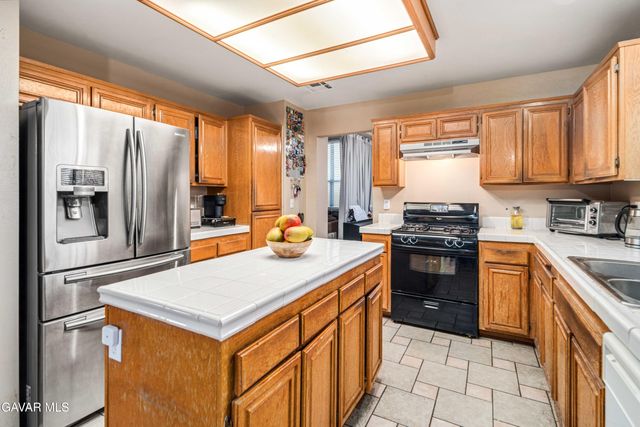 1806 E Mesa Drive, Lancaster, CA 93535