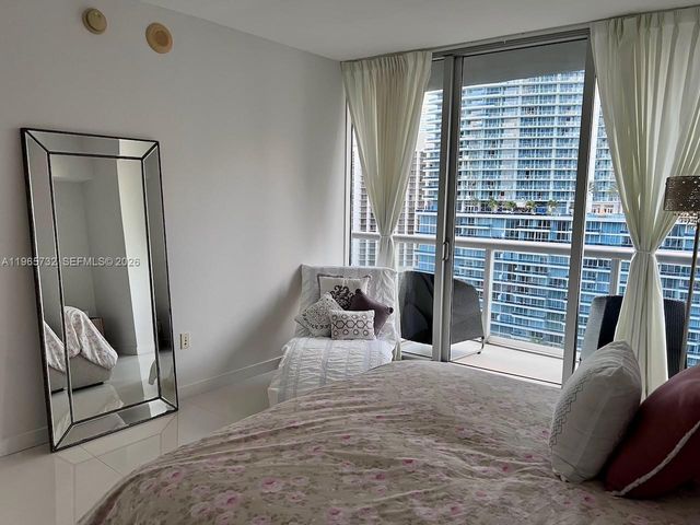 475 Brickell Ave 1715, Miami, FL 33131