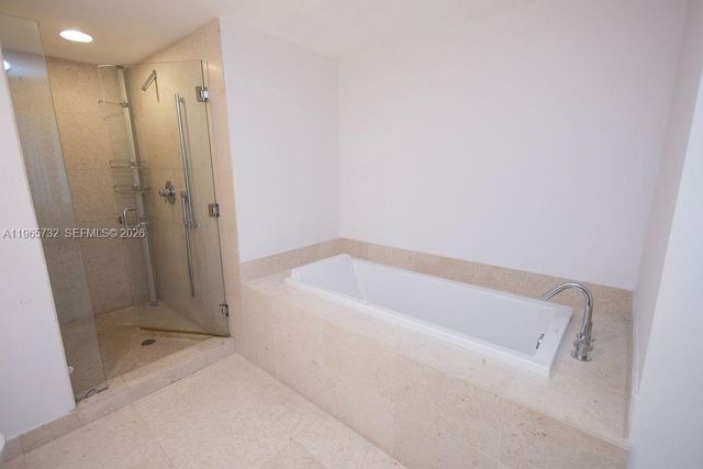 475 Brickell Ave 1715, Miami, FL 33131