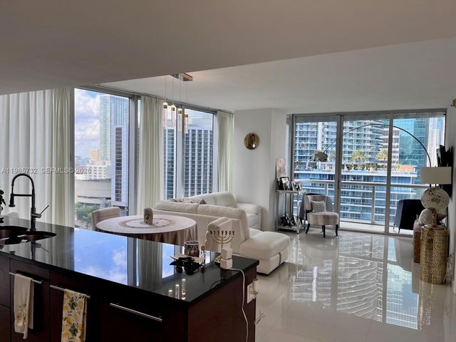 475 Brickell Ave 1715, Miami, FL 33131