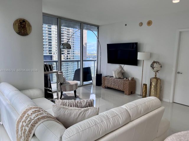 475 Brickell Ave 1715, Miami, FL 33131