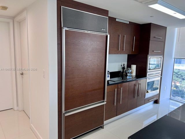 475 Brickell Ave 1715, Miami, FL 33131