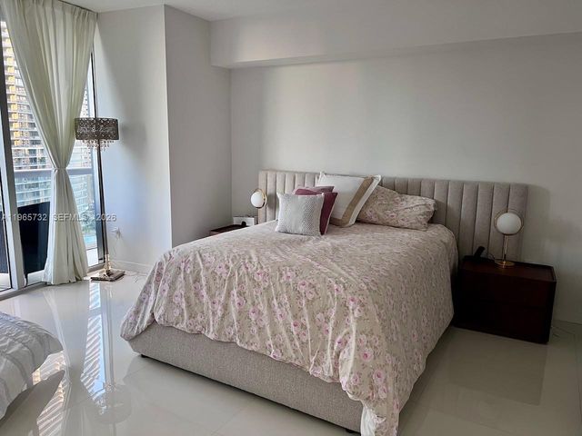 475 Brickell Ave 1715, Miami, FL 33131