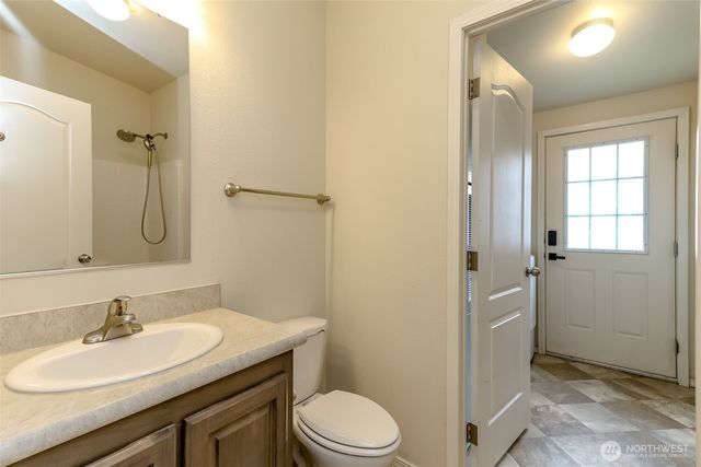 7104 141st Avenue E, Sumner, WA 98390