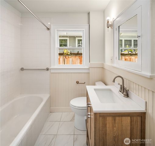 1703 NE 73rd Street, Seattle, WA 98115