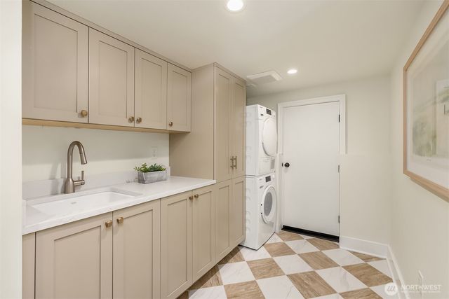 1703 NE 73rd Street, Seattle, WA 98115