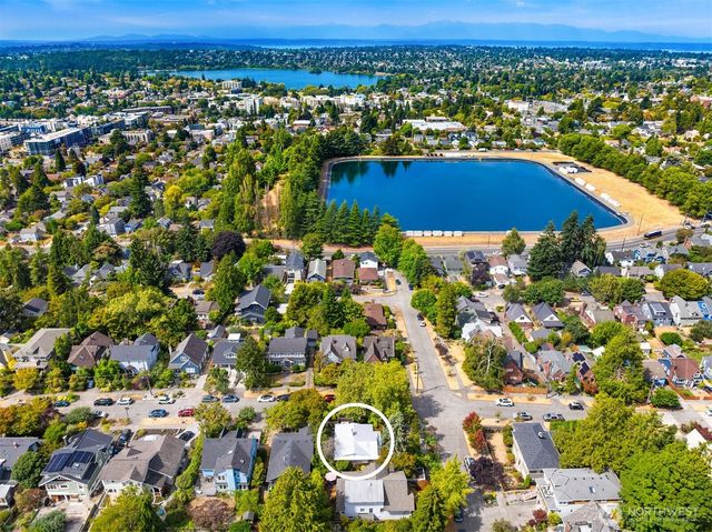 1703 NE 73rd Street, Seattle, WA 98115