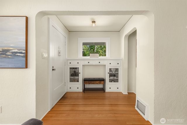1703 NE 73rd Street, Seattle, WA 98115