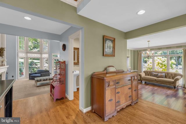 4280 LAWNVALE DR, Gainesville, VA 20155