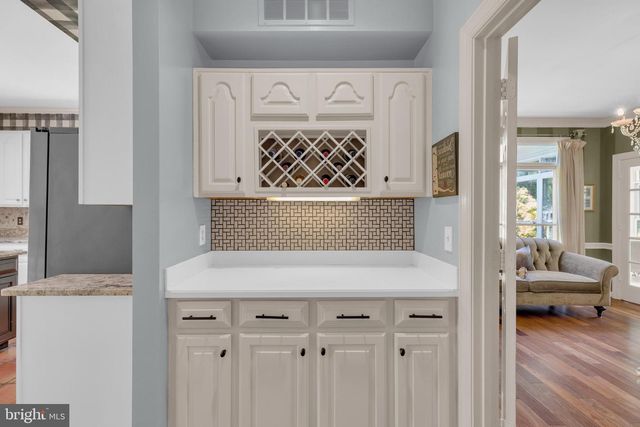 4280 LAWNVALE DR, Gainesville, VA 20155