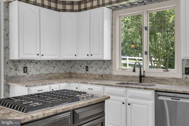4280 LAWNVALE DR, Gainesville, VA 20155