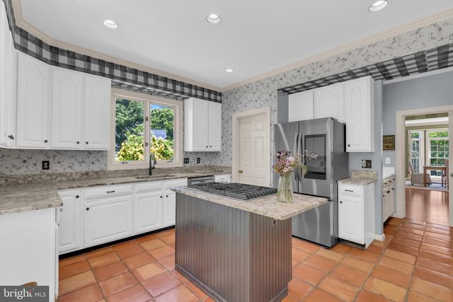4280 LAWNVALE DR, Gainesville, VA 20155