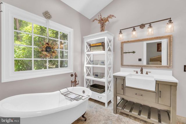 4280 LAWNVALE DR, Gainesville, VA 20155