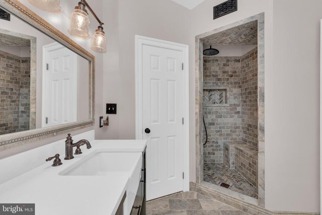 4280 LAWNVALE DR, Gainesville, VA 20155