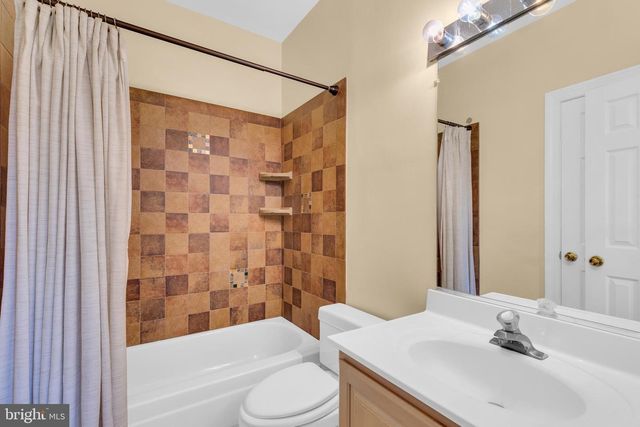 4280 LAWNVALE DR, Gainesville, VA 20155