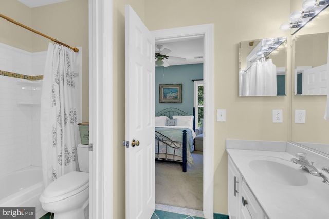 4280 LAWNVALE DR, Gainesville, VA 20155