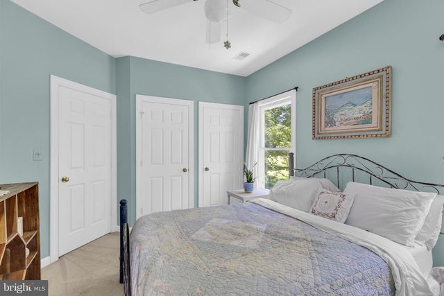 4280 LAWNVALE DR, Gainesville, VA 20155