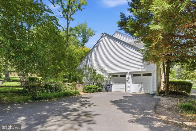 4280 LAWNVALE DR, Gainesville, VA 20155