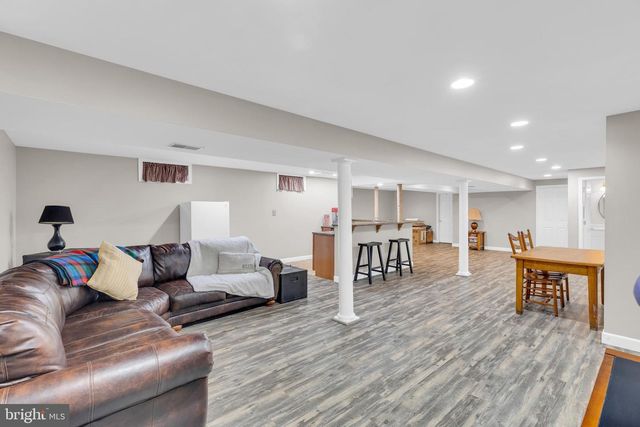 4280 LAWNVALE DR, Gainesville, VA 20155